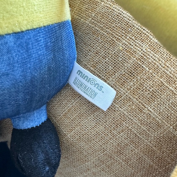 👁️ Despicable Me Minion Plush - Picture 7 of 9